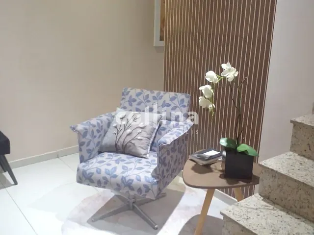 Casa com 266m² 3 quartos e 3 banheiros, à venda, no bairro Cidade das Flores em Osasco