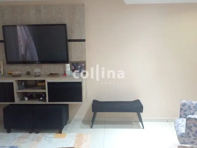 Casa com 266m² 3 quartos e 3 banheiros, à venda, no bairro Cidade das Flores em Osasco