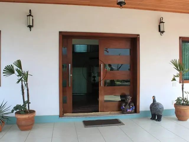 Casa com 2100m² 4 quartos e 7 banheiros, à venda, no bairro Village Mantiqueira em Guaratinguetá