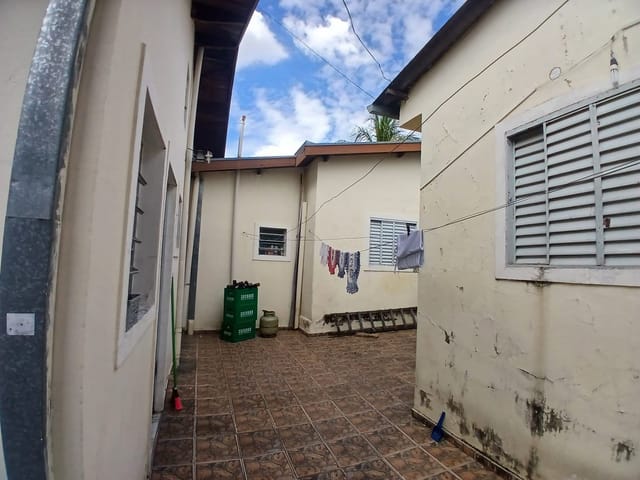 Casa com 250m² 2 quartos e 1 banheiro, para alugar, no bairro Parque Valença I em Campinas