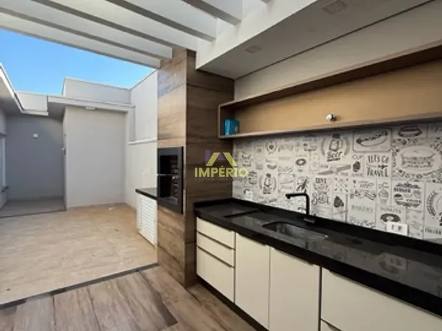 Casa com 180m² 3 quartos e 2 banheiros, para alugar, no bairro Jardim Guarujá em Salto