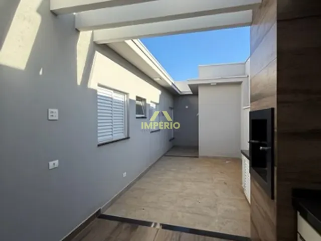 Casa com 180m² 3 quartos e 2 banheiros, para alugar, no bairro Jardim Guarujá em Salto