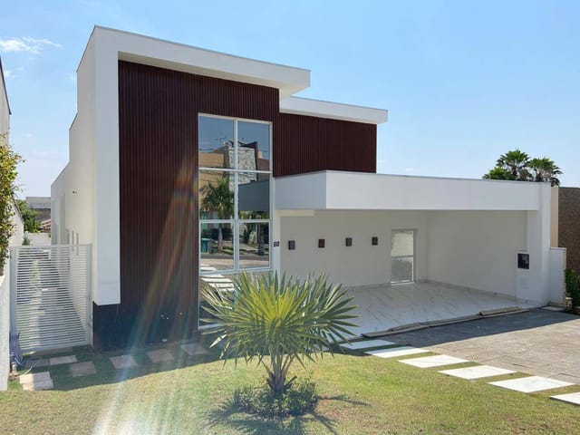 Casa com 474m² 4 quartos e 4 banheiros, à venda ou para alugar, no bairro Condomínio Florais Cuiabá Residencial em Cuiabá