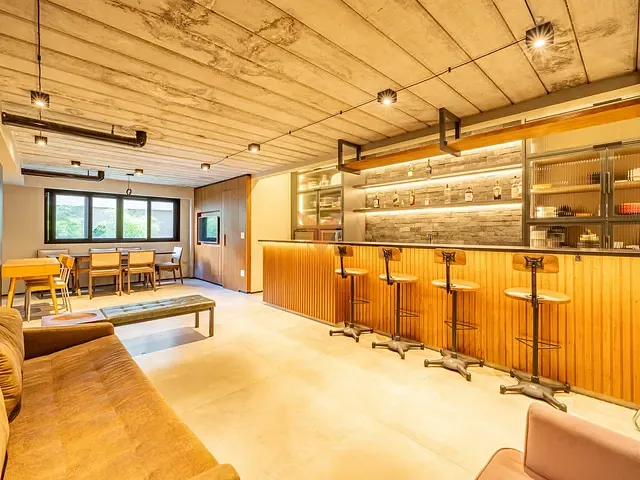 Casa com 425m² 4 quartos e 4 banheiros, à venda, no bairro Centro Comercial Jubran em Barueri