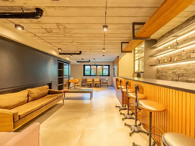 Casa com 425m² 4 quartos e 4 banheiros, à venda, no bairro Centro Comercial Jubran em Barueri