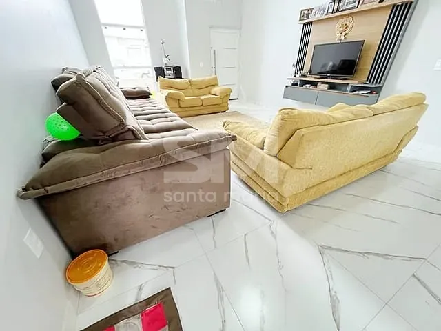 Casa com 240m² 2 quartos e 1 banheiro, à venda, no bairro Desbravador em Chapecó