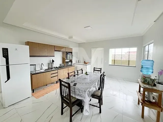 Casa com 240m² 2 quartos e 1 banheiro, à venda, no bairro Desbravador em Chapecó