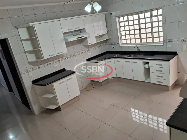 Casa 3 quartos e 1 banheiro, para alugar, no bairro Jardim Santa Rosa em Nova Odessa