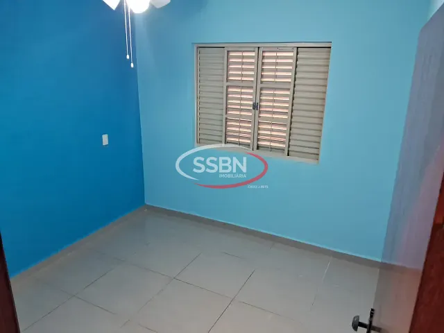 Casa 3 quartos e 1 banheiro, para alugar, no bairro Jardim Santa Rosa em Nova Odessa