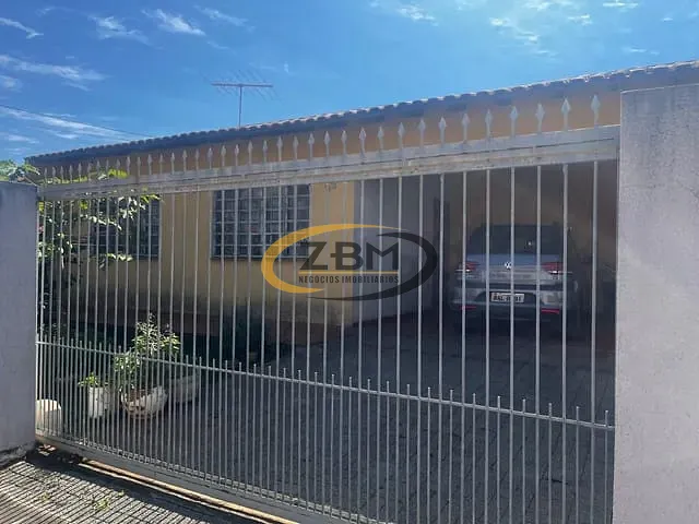 Casa com 300m² 3 quartos e 2 banheiros, à venda, no bairro Santa Mônica em Londrina