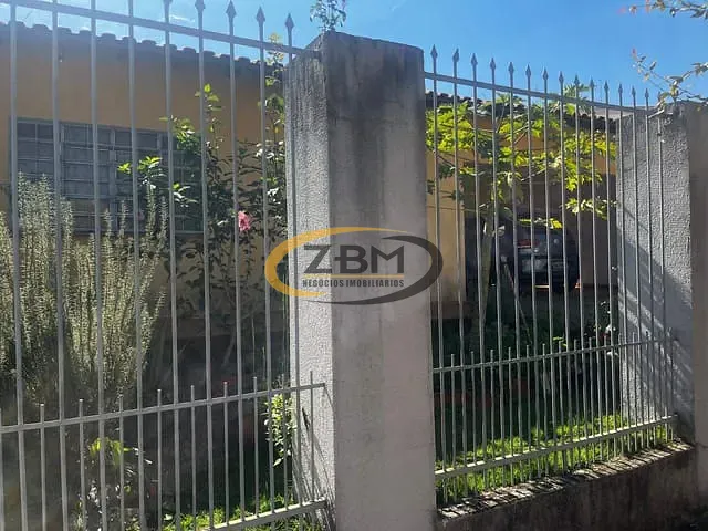 Casa com 300m² 3 quartos e 2 banheiros, à venda, no bairro Santa Mônica em Londrina