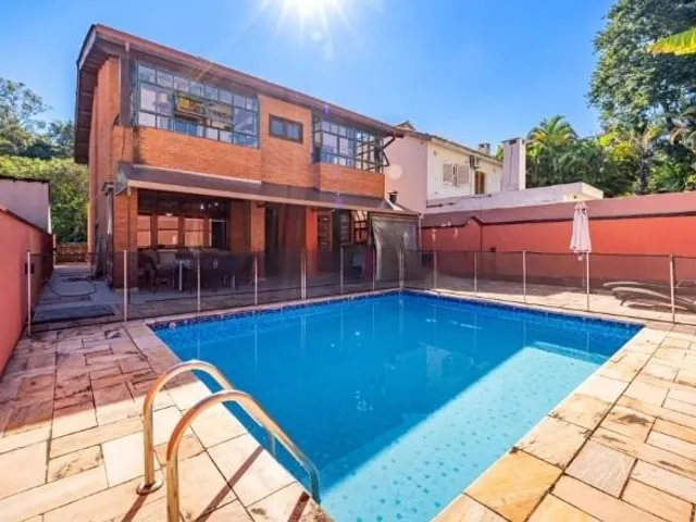 Casa com 360m² 4 quartos e 5 banheiros, à venda, no bairro Alphaville em Santana de Parnaíba