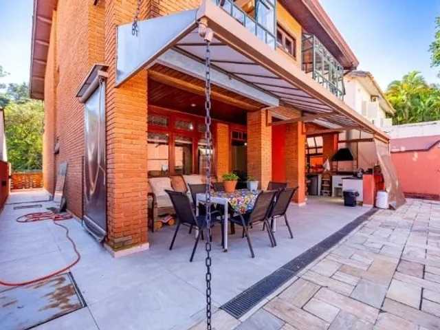 Casa com 360m² 4 quartos e 5 banheiros, à venda, no bairro Alphaville em Santana de Parnaíba