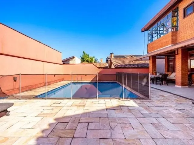 Casa com 360m² 4 quartos e 5 banheiros, à venda, no bairro Alphaville em Santana de Parnaíba