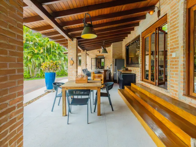 Casa com 1400m² 3 quartos e 6 banheiros, à venda, no bairro Residencial Tamboré em Barueri