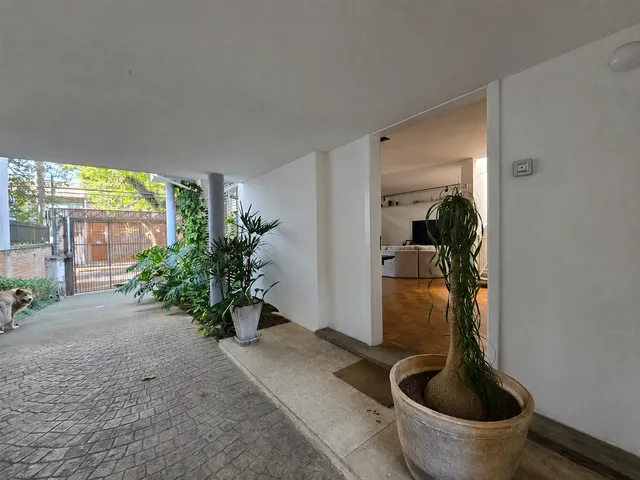 Casa com 300m² 3 quartos e 5 banheiros, para alugar, no bairro Vila Nova Conceição em São Paulo