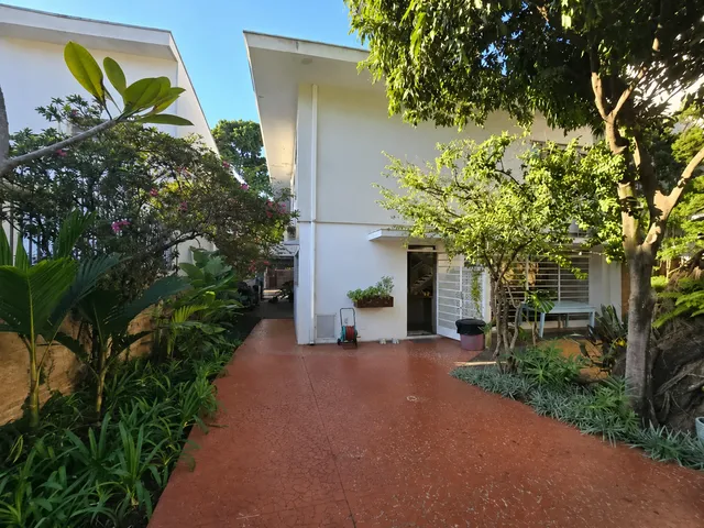 Casa com 300m² 3 quartos e 5 banheiros, para alugar, no bairro Vila Nova Conceição em São Paulo