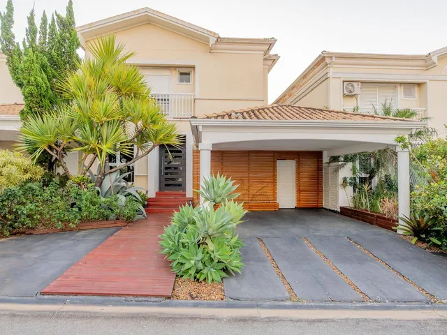 Casa com 300m² 3 quartos e 5 banheiros, à venda, no bairro Tamboré em Barueri