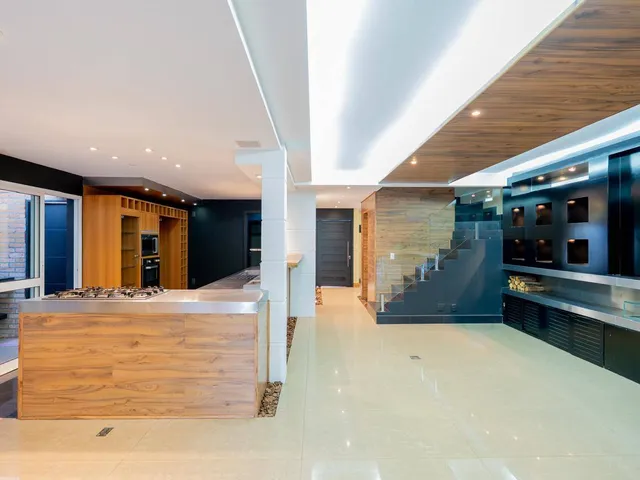 Casa com 300m² 3 quartos e 5 banheiros, à venda, no bairro Tamboré em Barueri