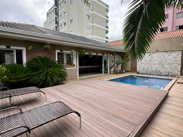 Casa com 462m² 5 quartos e 6 banheiros, à venda, no bairro Estrela em Ponta Grossa