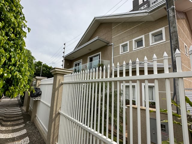 Casa com 462m² 5 quartos e 6 banheiros, à venda, no bairro Estrela em Ponta Grossa