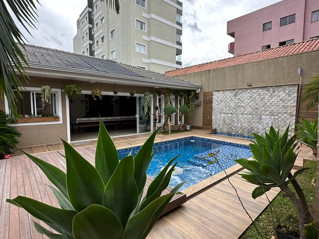 Casa com 462m² 5 quartos e 6 banheiros, à venda, no bairro Estrela em Ponta Grossa
