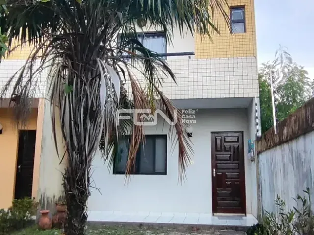 Casa 2 quartos e 2 banheiros, à venda, no bairro Buraquinho em Lauro de Freitas