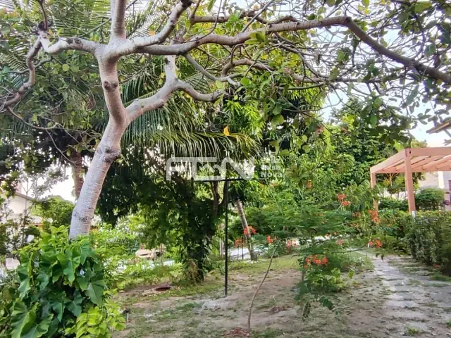 Casa 2 quartos e 2 banheiros, à venda, no bairro Buraquinho em Lauro de Freitas