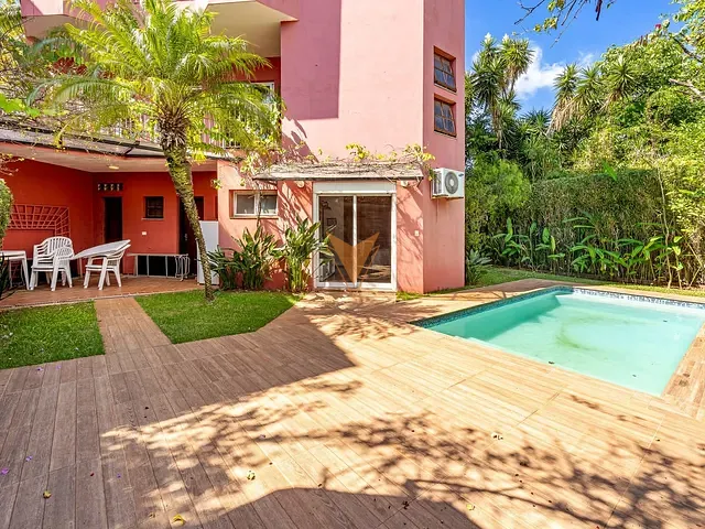 Casa com 500m² 3 quartos e 3 banheiros, à venda, no bairro Alphaville em Santana de Parnaíba