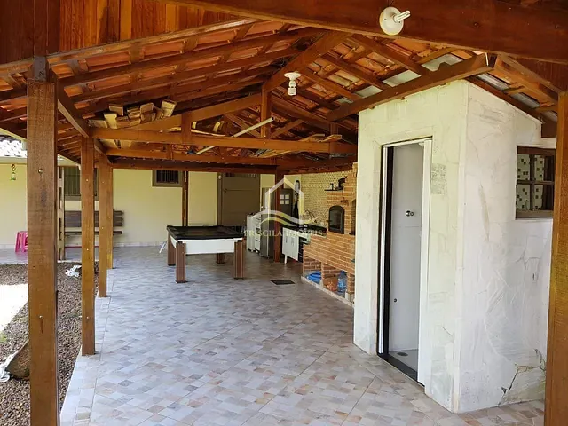 Casa com 466m² 4 quartos e 3 banheiros, à venda, no bairro Boracéia em São Sebastião