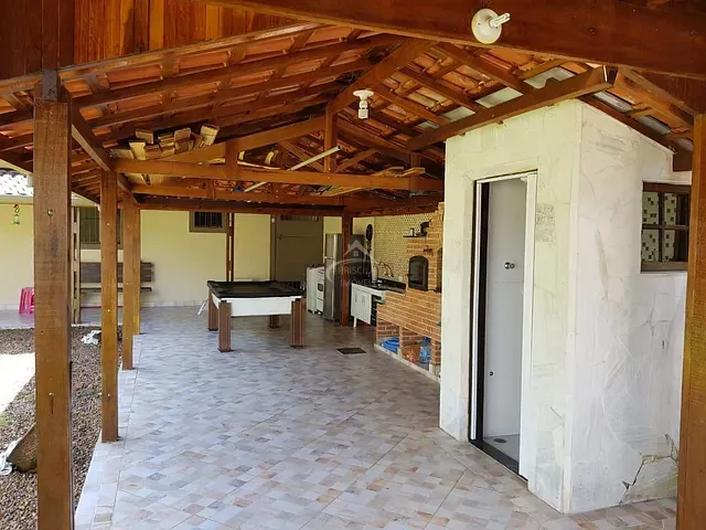 Casa com 466m² 4 quartos e 3 banheiros, à venda, no bairro Boracéia em São Sebastião