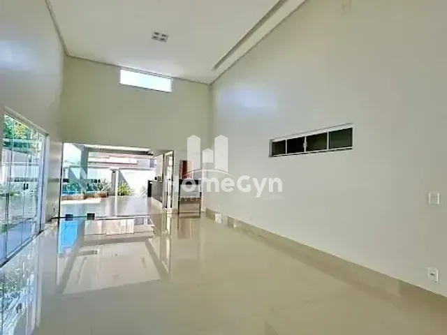 Casa com 400m² 3 quartos e 5 banheiros, à venda, no bairro Jardins Valência em Goiânia