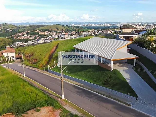 Casa com 1036m² 3 quartos e 3 banheiros, à venda, no bairro Condomínio Residencial Mantiqueira em São José dos Campos