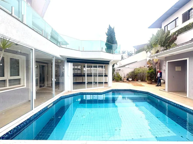 Casa com 500m² 4 quartos e 7 banheiros, à venda, no bairro Alphaville em Santana de Parnaíba
