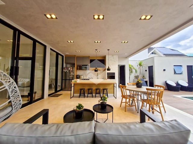 Casa 4 quartos e 6 banheiros, à venda, no bairro Recreio dos Bandeirantes em Rio de Janeiro