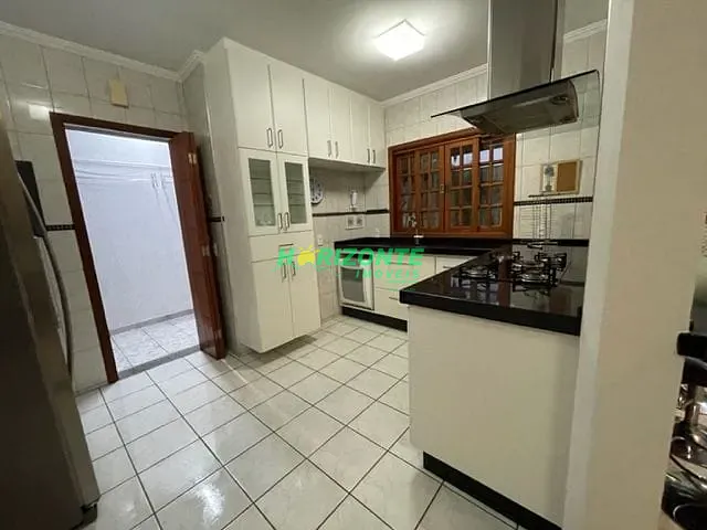 Casa com 276m² 3 quartos e 4 banheiros, à venda, no bairro Urbanova em São José dos Campos
