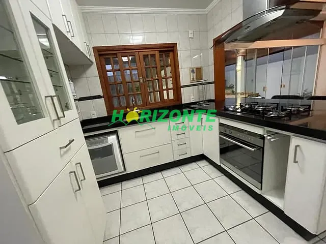 Casa com 276m² 3 quartos e 4 banheiros, à venda, no bairro Urbanova em São José dos Campos