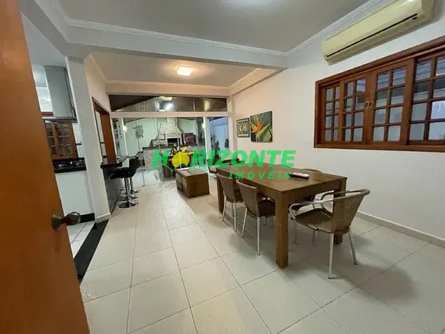 Casa com 276m² 3 quartos e 4 banheiros, à venda, no bairro Urbanova em São José dos Campos