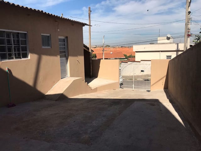 Casa 1 quarto e 1 banheiro, para alugar, no bairro Parque Valença I em Campinas
