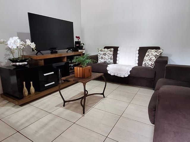 Casa com 156m² 2 quartos e 1 banheiro, à venda, no bairro Jardim Morada do Sol em Cambé