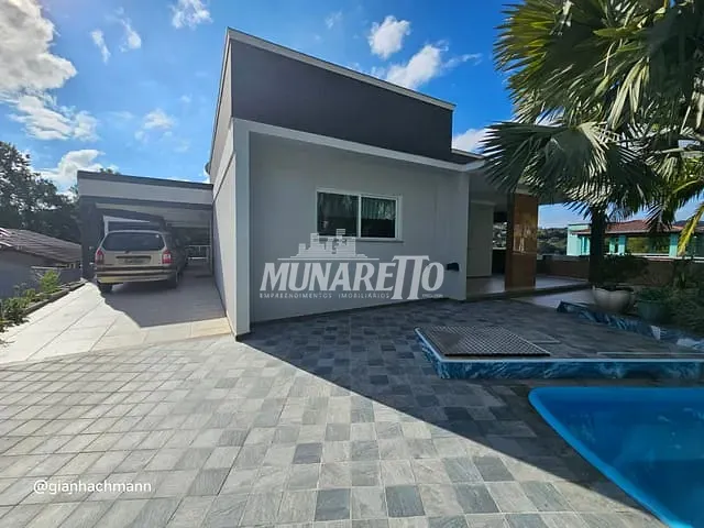 Casa com 500m² 4 quartos e 4 banheiros, à venda, no bairro Centro em Piratuba
