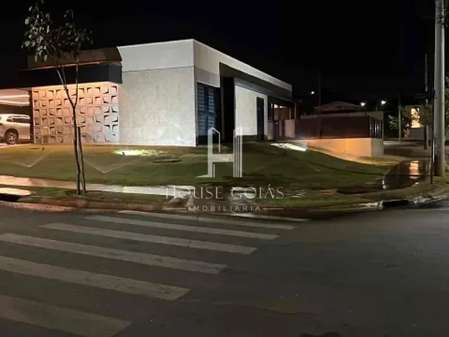 Casa com 485m² 4 quartos e 5 banheiros, à venda, no bairro Parqville Pinheiros em Aparecida de Goiânia