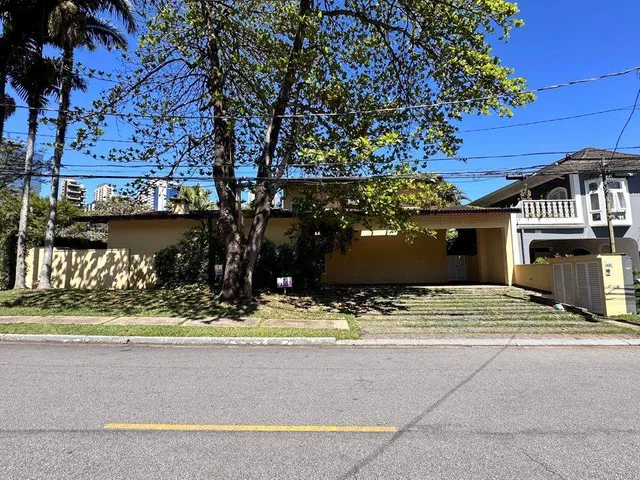 Casa com 787m² 3 quartos e 5 banheiros, à venda ou para alugar, no bairro Alphaville em Barueri