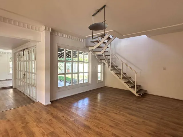 Casa com 787m² 3 quartos e 5 banheiros, à venda ou para alugar, no bairro Alphaville em Barueri