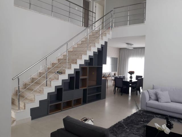 Casa com 450m² 4 quartos e 6 banheiros, à venda, no bairro Urbanova em São José dos Campos