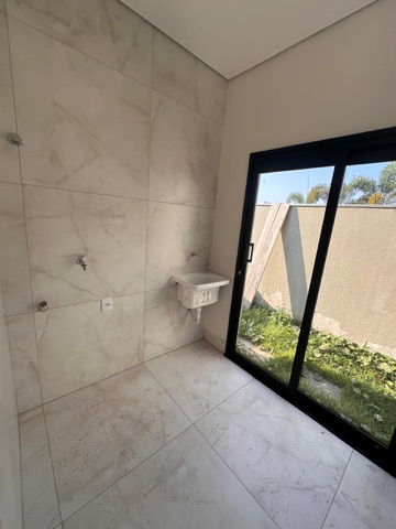 Casa 3 quartos e 4 banheiros, à venda, no bairro Jardim Imperial em Cuiabá