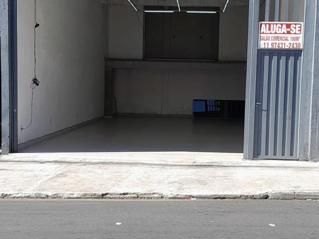 Casa com 300m² 3 quartos e 2 banheiros, à venda, no bairro Parque Imperial em Barueri