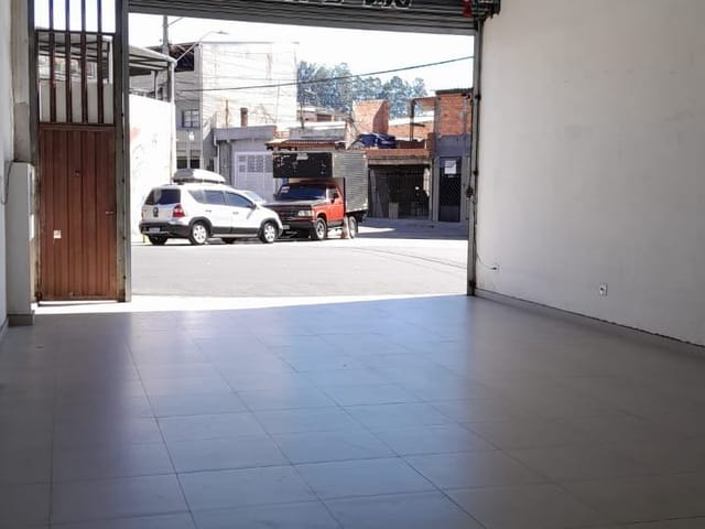 Casa com 300m² 3 quartos e 2 banheiros, à venda, no bairro Parque Imperial em Barueri