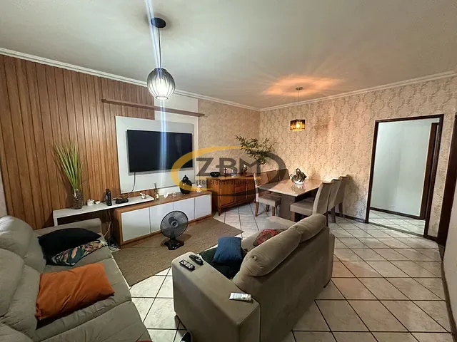 Casa com 250m² 3 quartos e 2 banheiros, à venda, no bairro Leonor em Londrina
