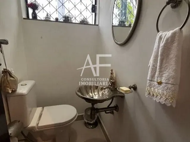 Casa com 450m², à venda ou para alugar, no bairro Jardim das Nações em Taubaté